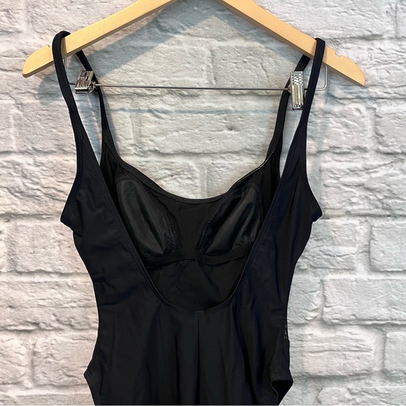 La Blanca by Rod Beattie blk one piece bathing suit size 10 w/ mesh V cut outs - Picture 7 of 14